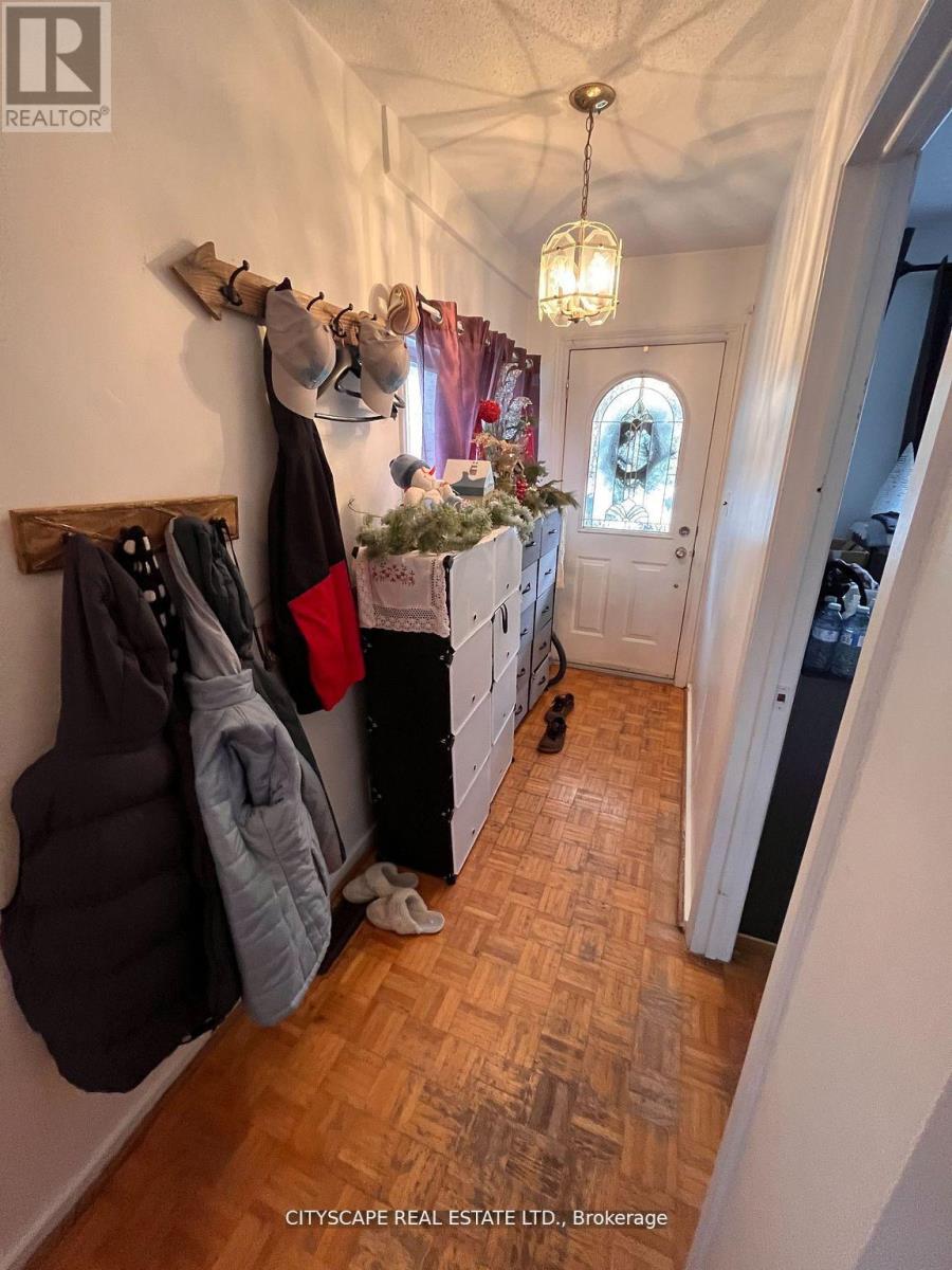 244 Rosethorn Avenue, Toronto, Ontario  M6M 3L1 - Photo 13 - W12437769