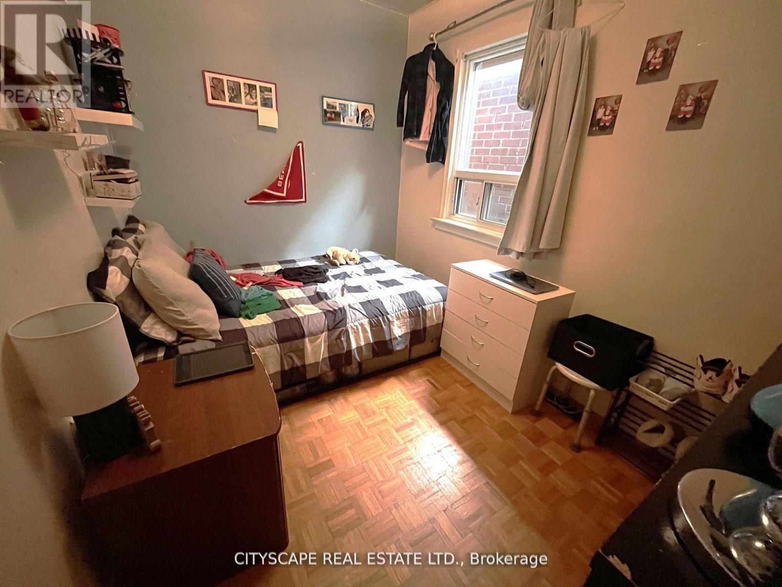 244 Rosethorn Avenue, Toronto, Ontario  M6M 3L1 - Photo 14 - W12437769
