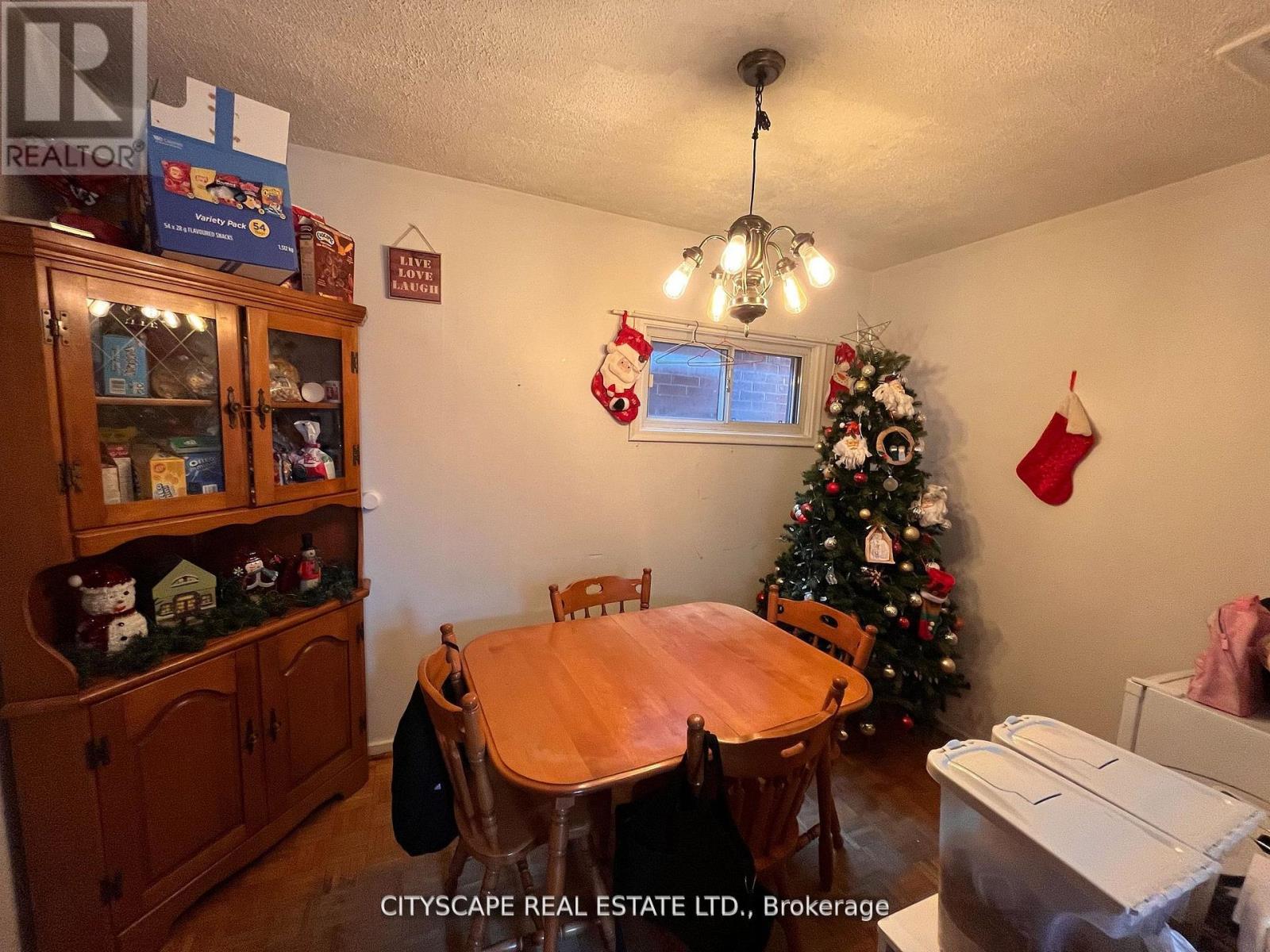 244 Rosethorn Avenue, Toronto, Ontario  M6M 3L1 - Photo 16 - W12437769