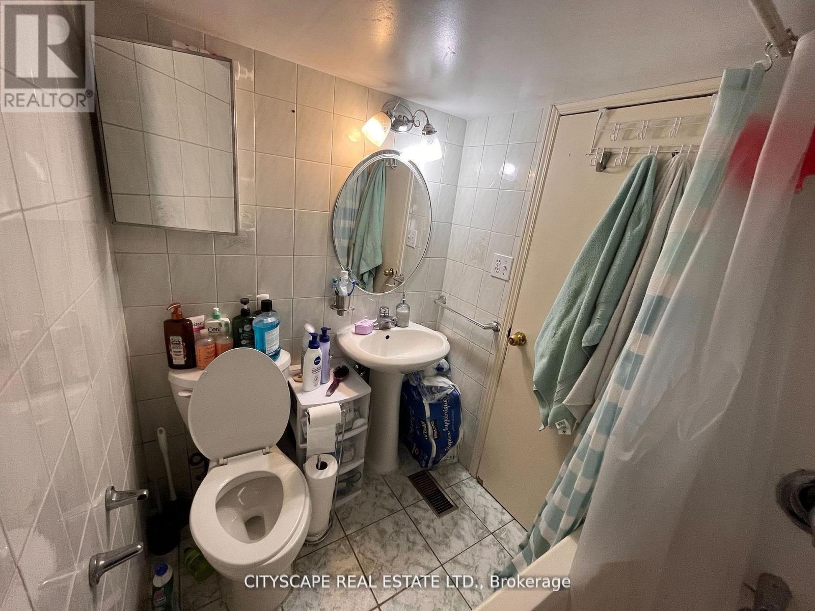 244 Rosethorn Avenue, Toronto, Ontario  M6M 3L1 - Photo 21 - W12437769