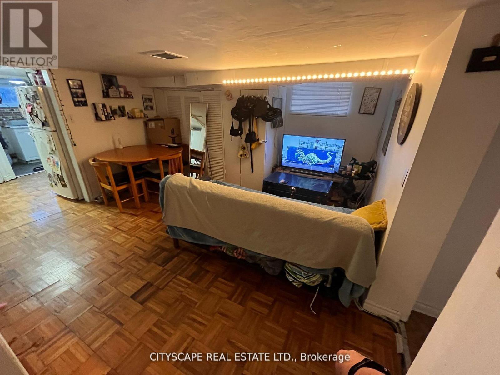 244 Rosethorn Avenue, Toronto, Ontario  M6M 3L1 - Photo 33 - W12437769