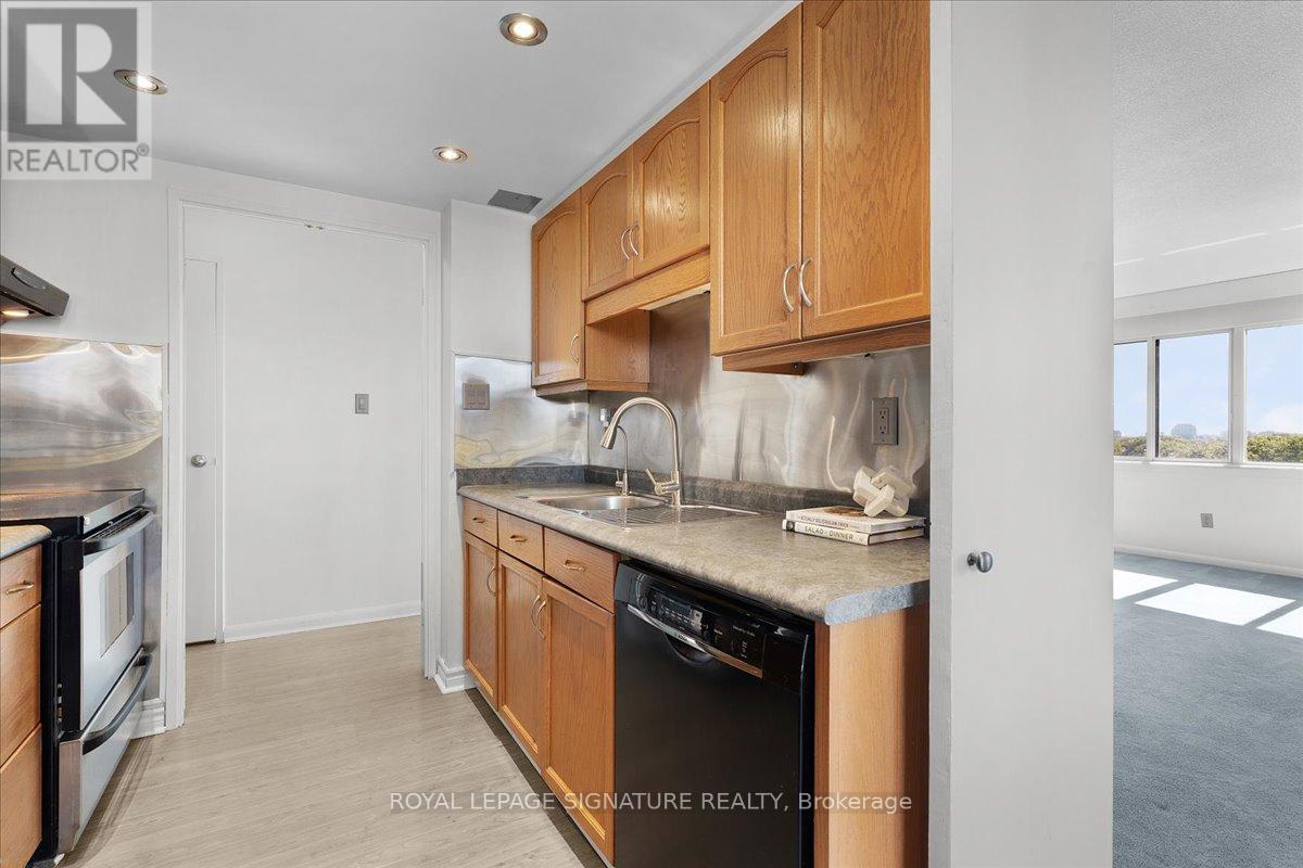 601 - 1320 Mississauga Valley Boulevard, Mississauga, Ontario  L5A 3S9 - Photo 11 - W12437772