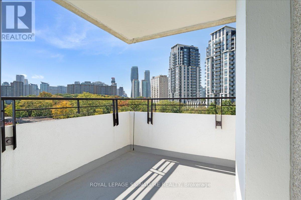 601 - 1320 Mississauga Valley Boulevard, Mississauga, Ontario  L5A 3S9 - Photo 14 - W12437772