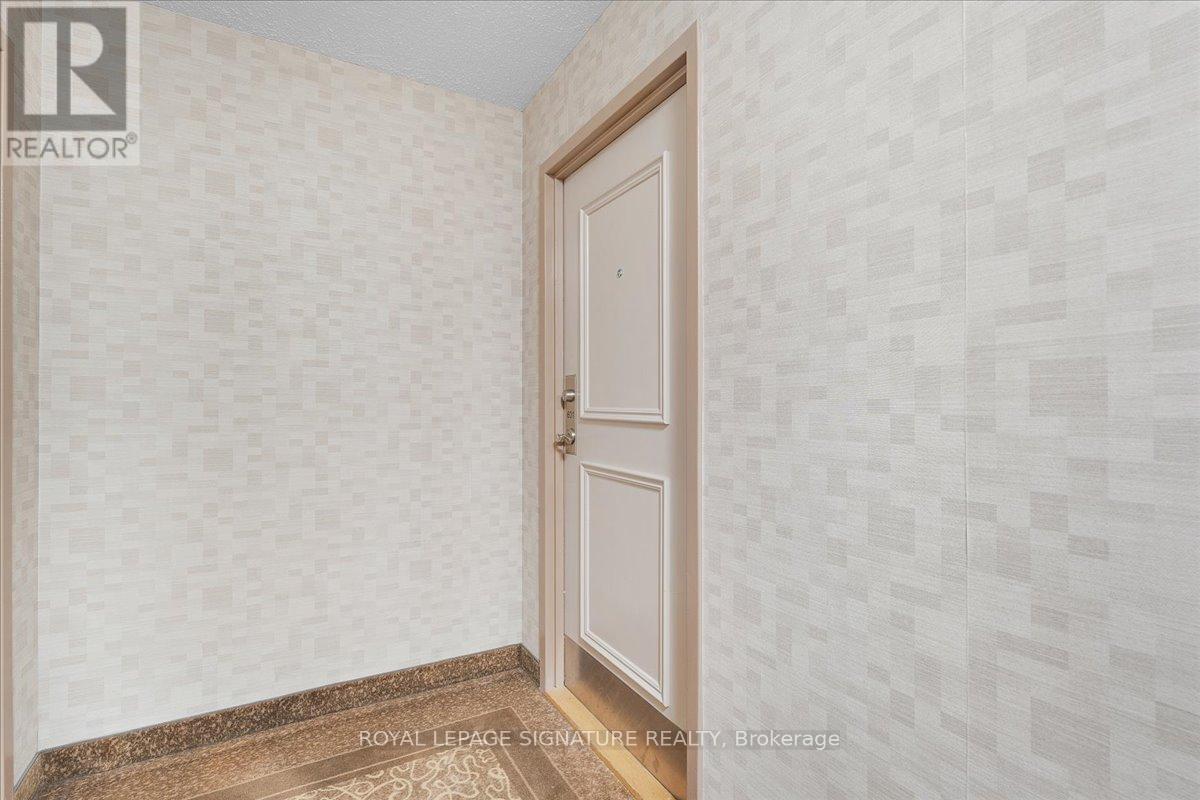 601 - 1320 Mississauga Valley Boulevard, Mississauga, Ontario  L5A 3S9 - Photo 4 - W12437772
