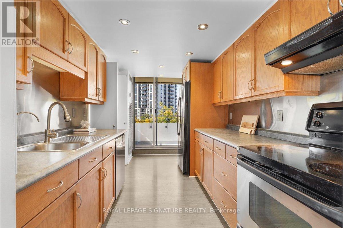 601 - 1320 Mississauga Valley Boulevard, Mississauga, Ontario  L5A 3S9 - Photo 8 - W12437772