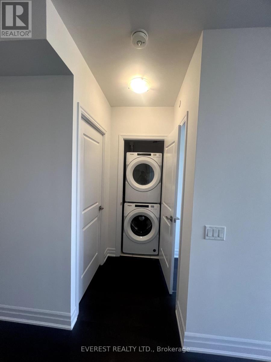 1711 - 30 Elm Drive E, Mississauga, Ontario  L5A 4C3 - Photo 11 - W12437777
