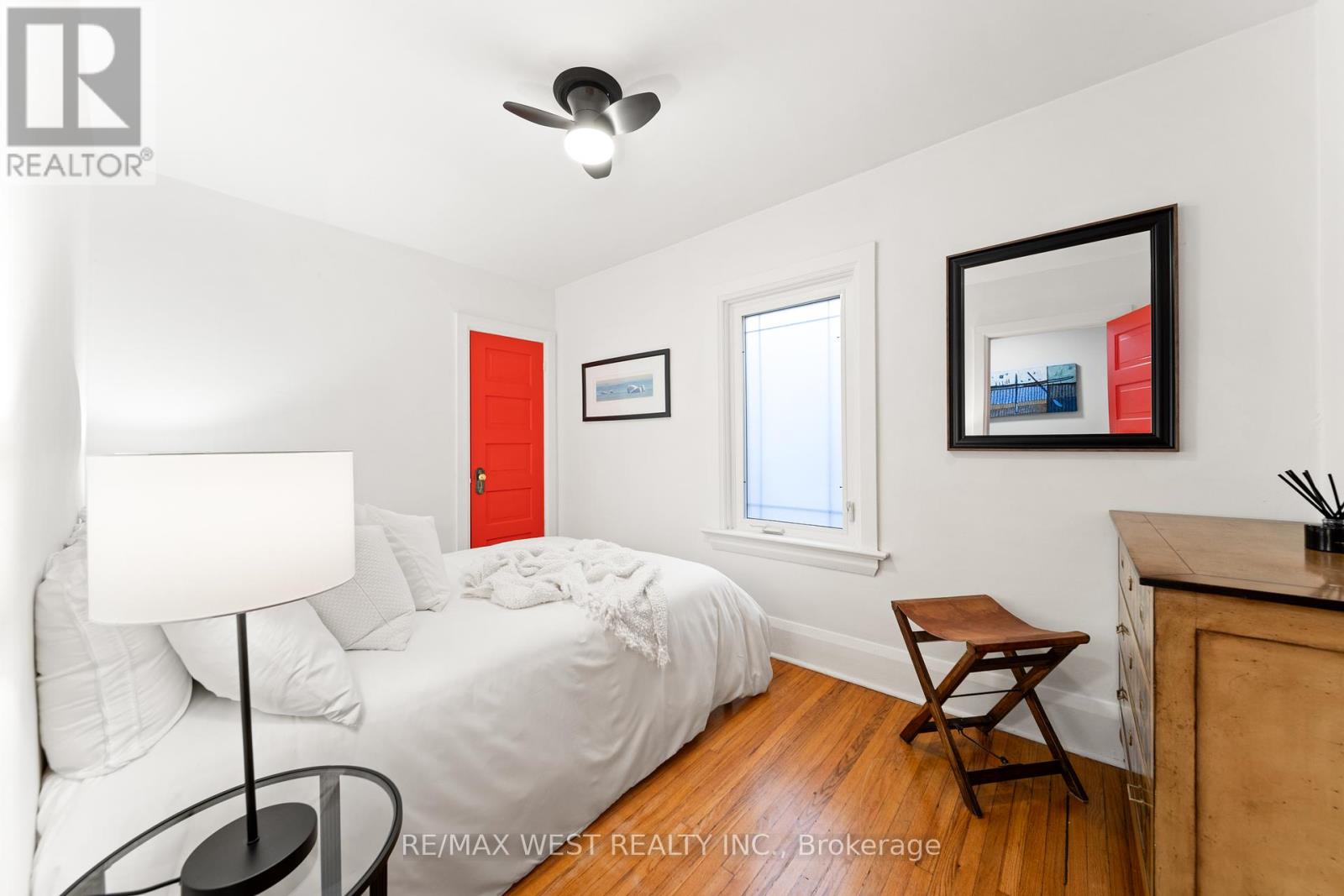 365 Indian Grove, Toronto, Ontario  M6P 2H6 - Photo 12 - W12437782