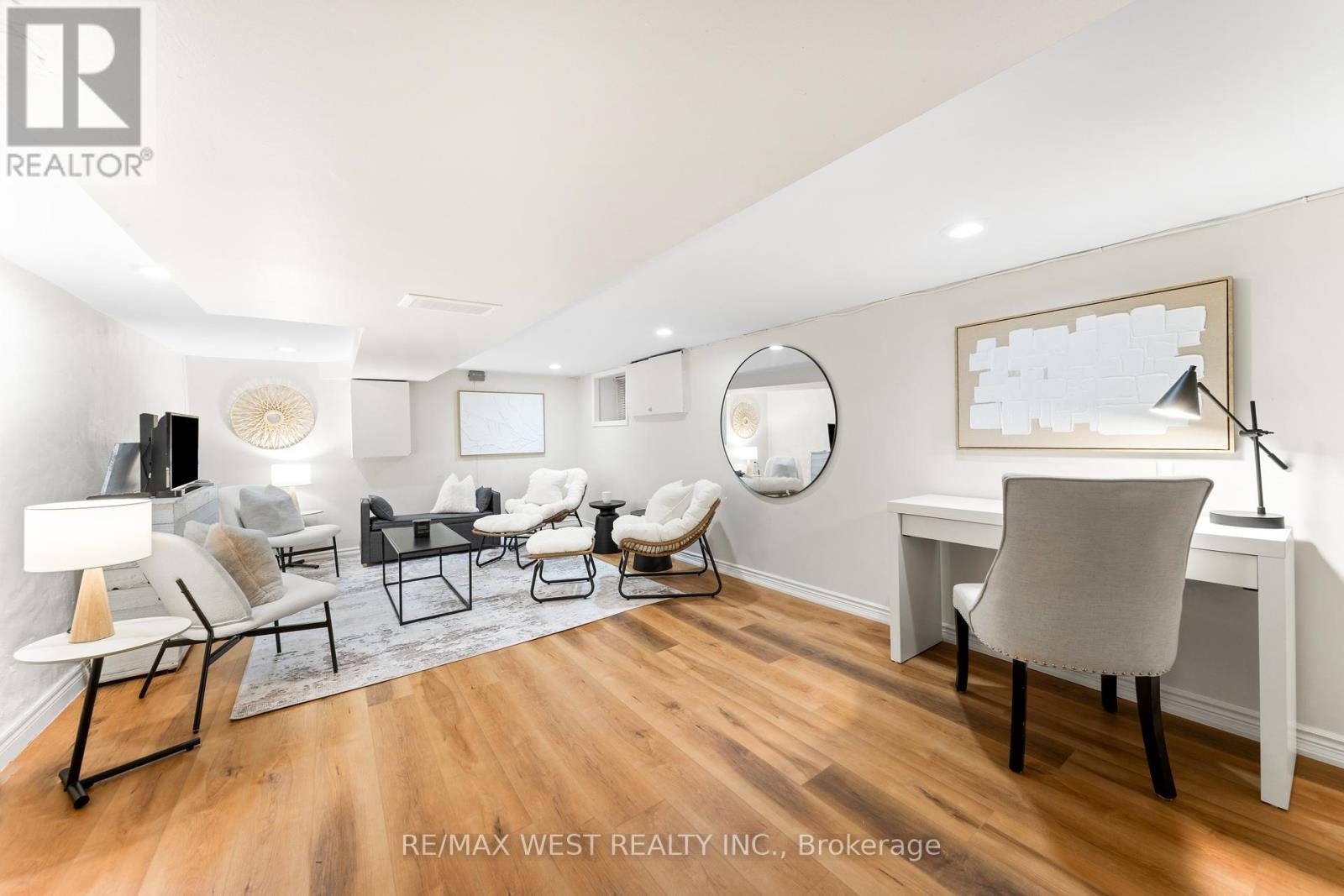 365 Indian Grove, Toronto, Ontario  M6P 2H6 - Photo 16 - W12437782
