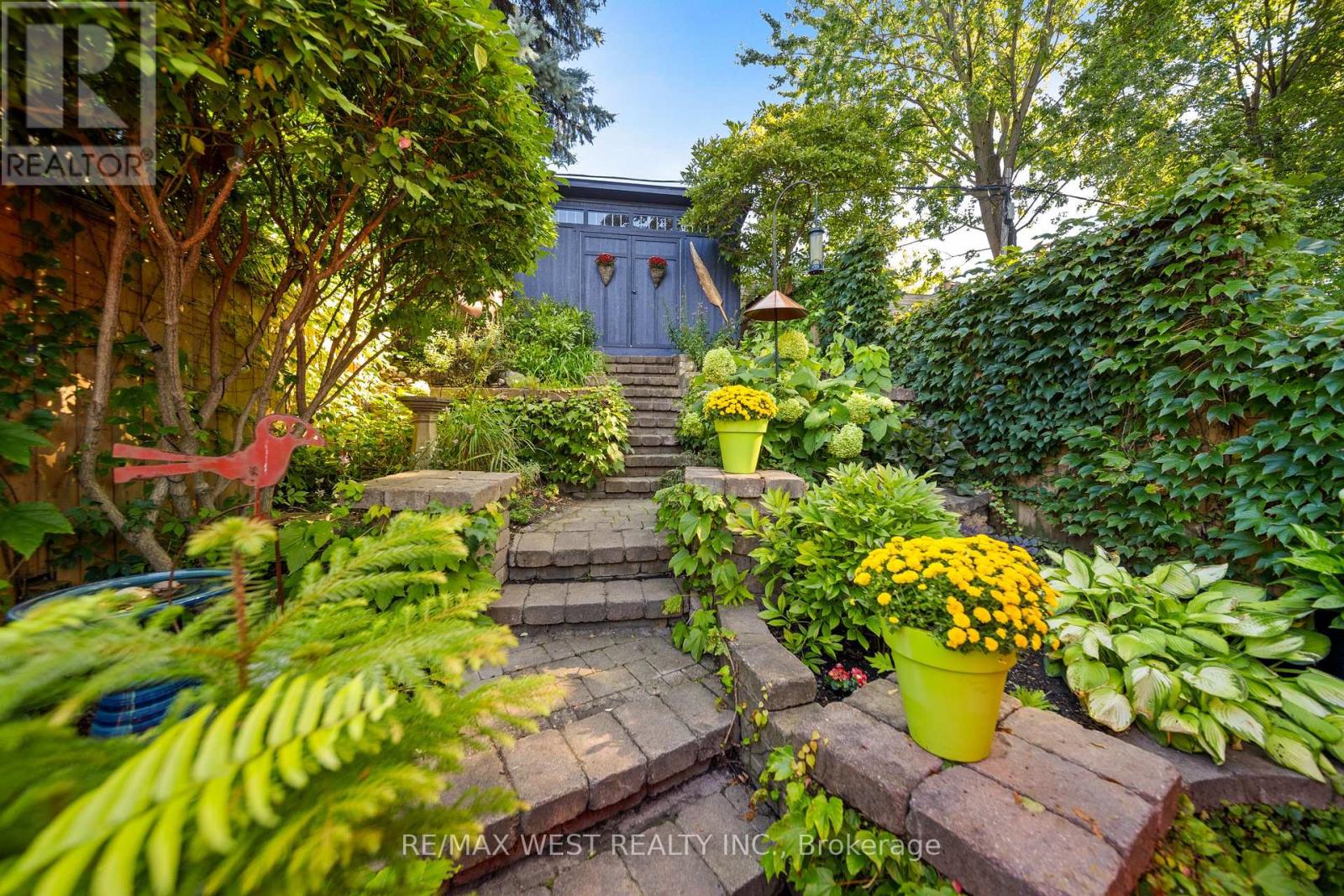 365 Indian Grove, Toronto, Ontario  M6P 2H6 - Photo 22 - W12437782