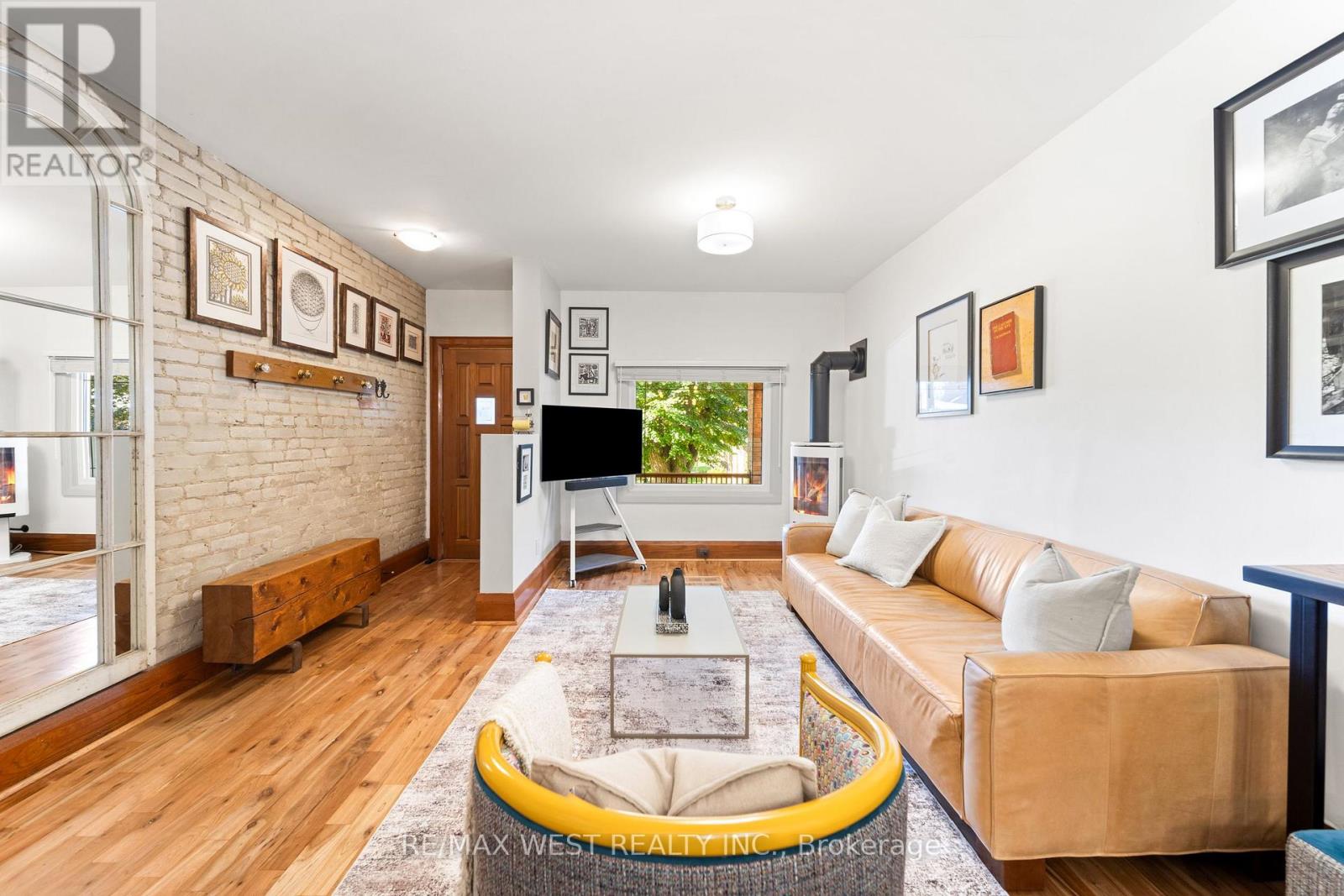 365 Indian Grove, Toronto, Ontario  M6P 2H6 - Photo 4 - W12437782