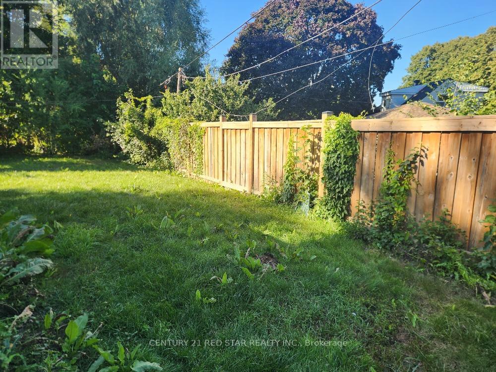 Main - 56 Arkley Crescent, Toronto, Ontario  M9R 3S3 - Photo 10 - W12437820