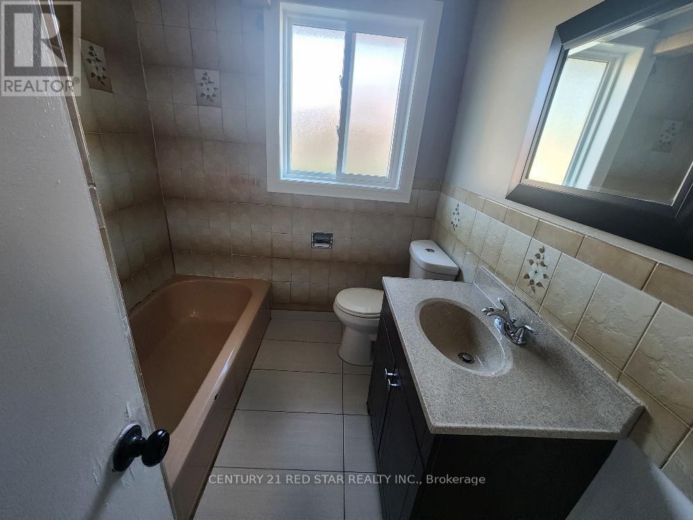 Main - 56 Arkley Crescent, Toronto, Ontario  M9R 3S3 - Photo 6 - W12437820