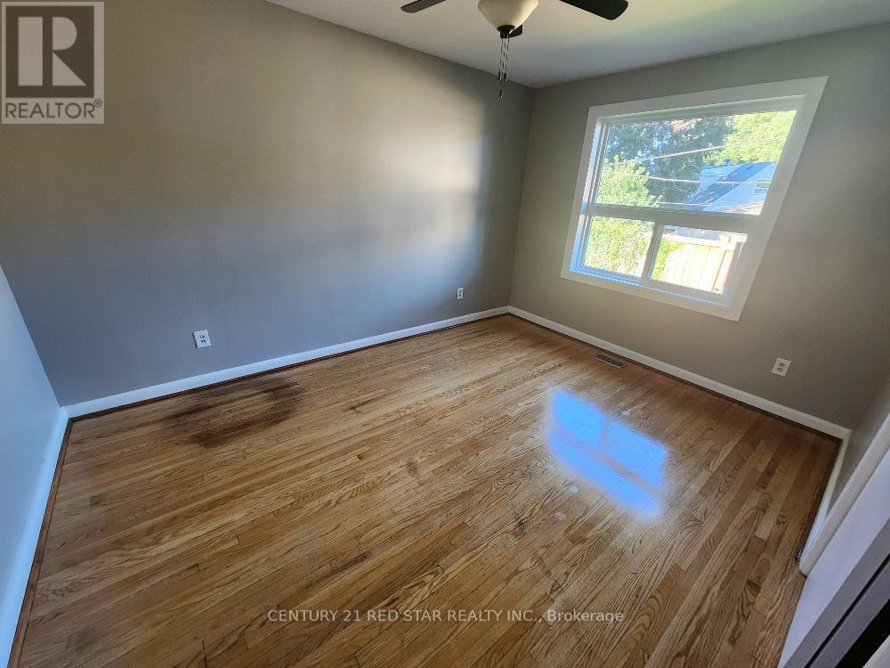 Main - 56 Arkley Crescent, Toronto, Ontario  M9R 3S3 - Photo 8 - W12437820