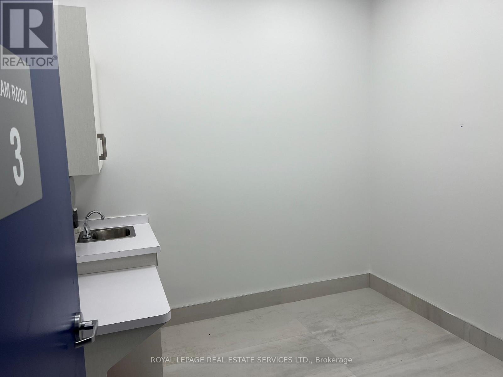 117 - 1441 Elgin Street, Burlington, Ontario  L7S 1E6 - Photo 12 - W12437822