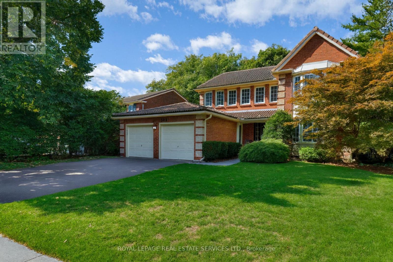 388 Aspen Forest Drive, Oakville, Ontario  L6J 6H5 - Photo 2 - W12437831