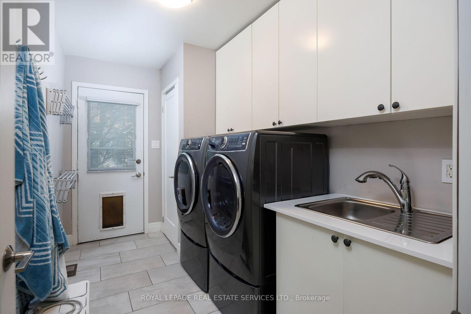 388 Aspen Forest Drive, Oakville, Ontario  L6J 6H5 - Photo 21 - W12437831