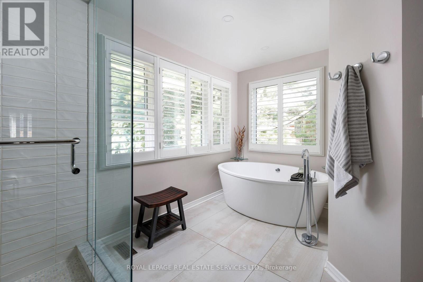 388 Aspen Forest Drive, Oakville, Ontario  L6J 6H5 - Photo 28 - W12437831