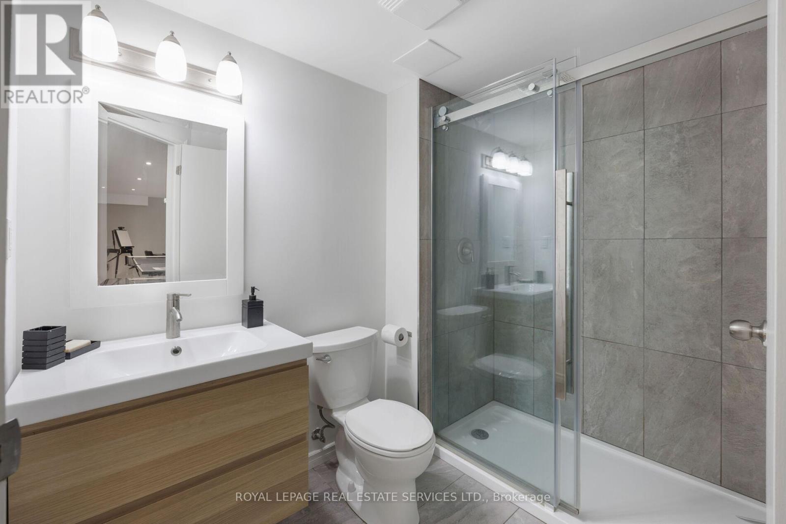 388 Aspen Forest Drive, Oakville, Ontario  L6J 6H5 - Photo 40 - W12437831