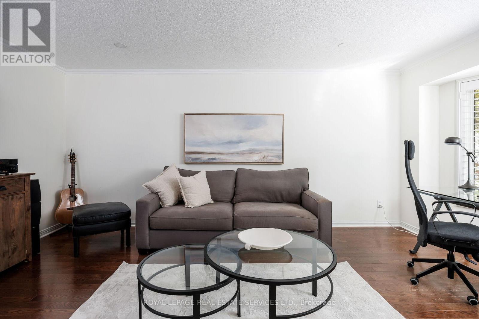 388 Aspen Forest Drive, Oakville, Ontario  L6J 6H5 - Photo 6 - W12437831