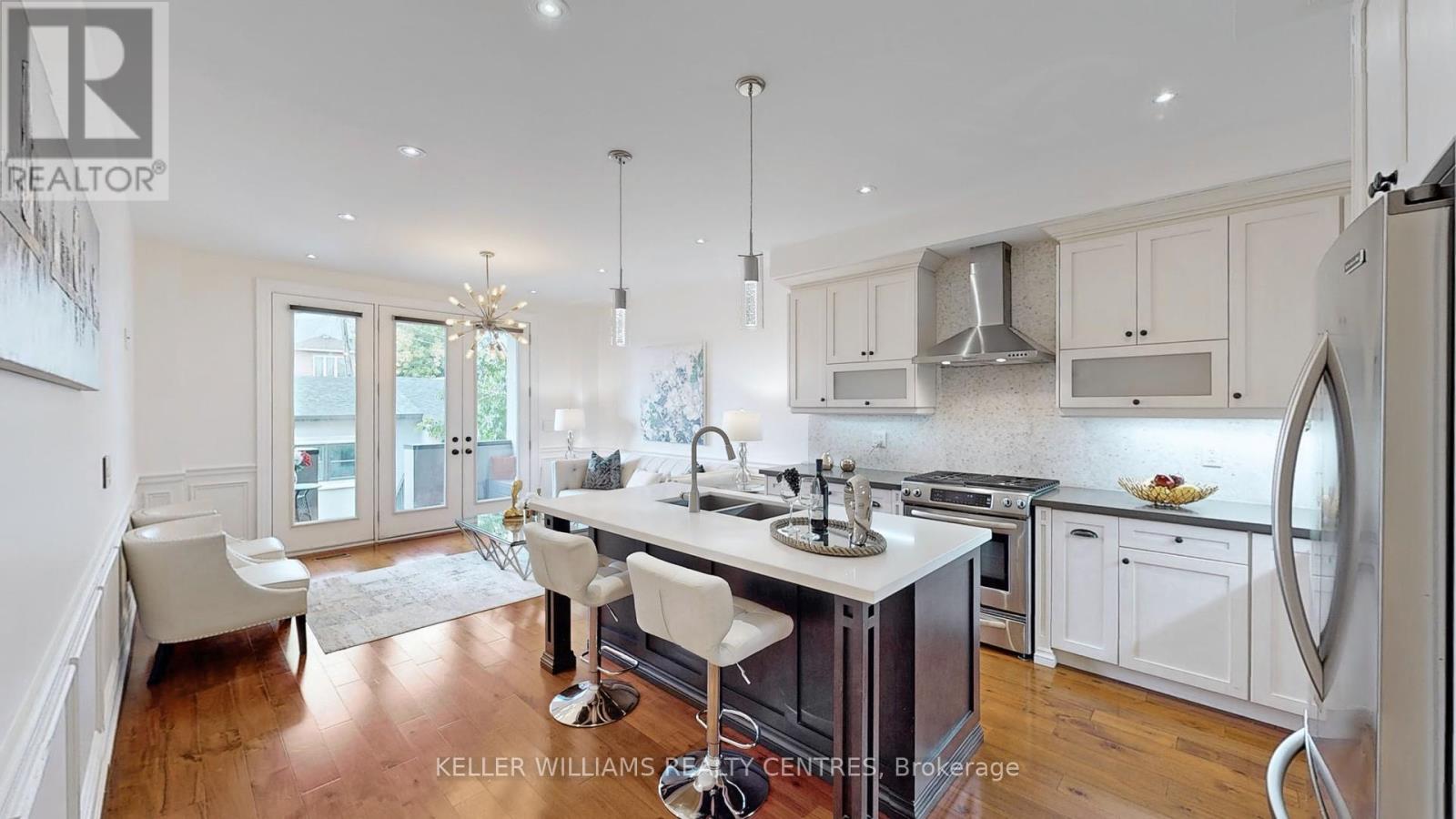 272 B Boon Avenue, Toronto, Ontario  M6E 3Z9 - Photo 10 - W12437837