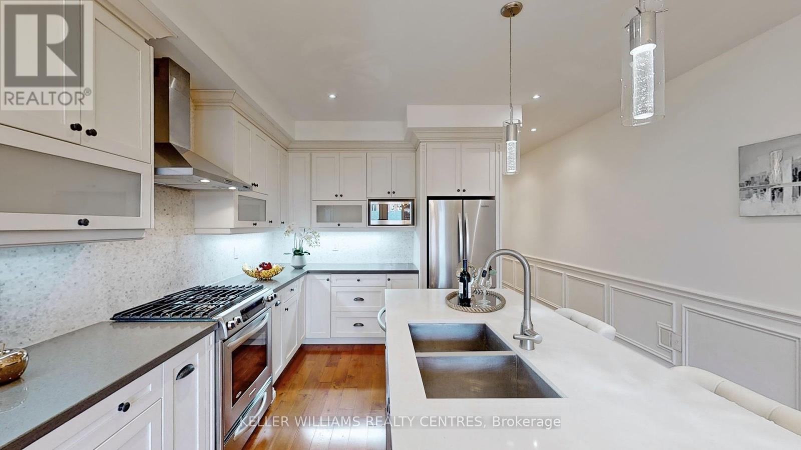 272 B Boon Avenue, Toronto, Ontario  M6E 3Z9 - Photo 11 - W12437837