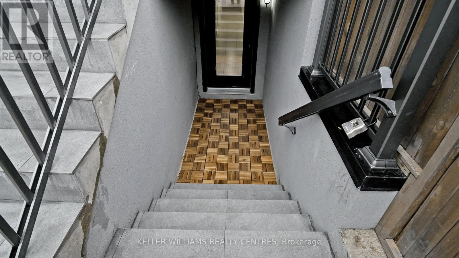 272 B Boon Avenue, Toronto, Ontario  M6E 3Z9 - Photo 25 - W12437837