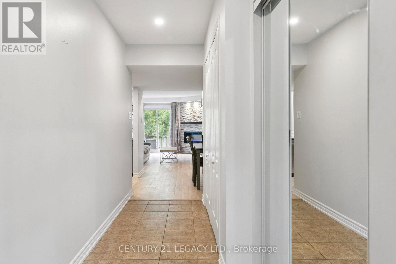 47 - 2530 Northampton Boulevard, Burlington, Ontario  L7M 4B4 - Photo 3 - W12437845
