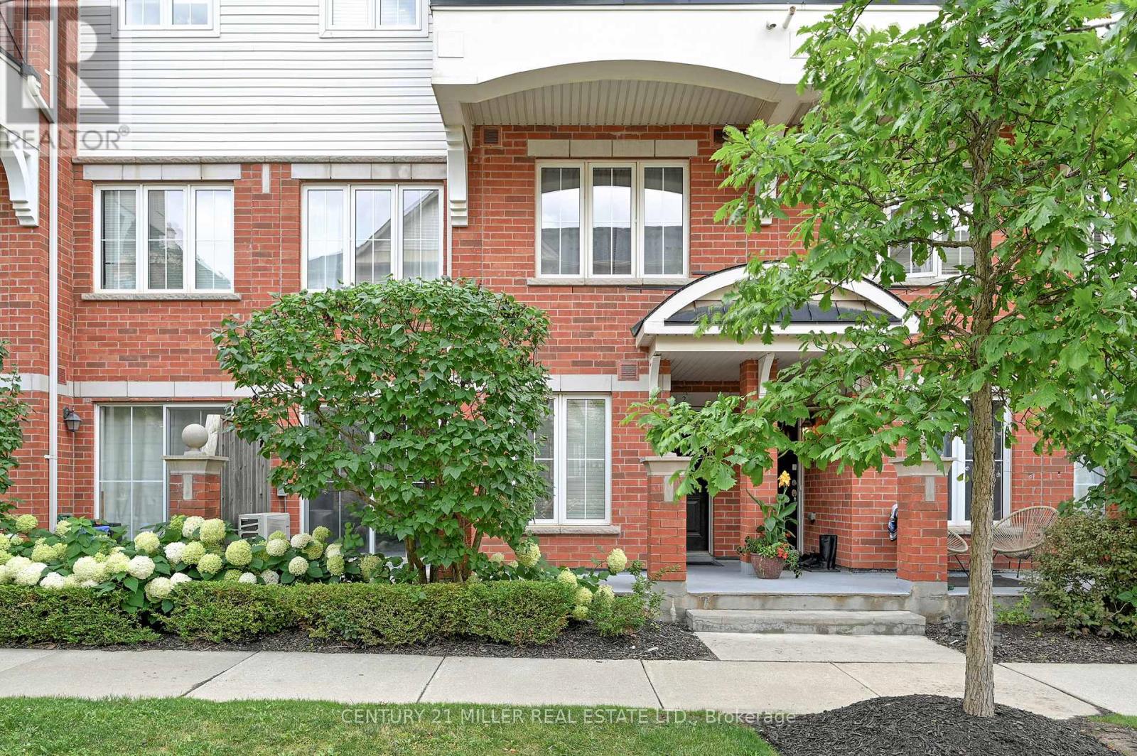 2 - 43 Hays Boulevard, Oakville, Ontario  L6H 0J1 - Photo 2 - W12437863