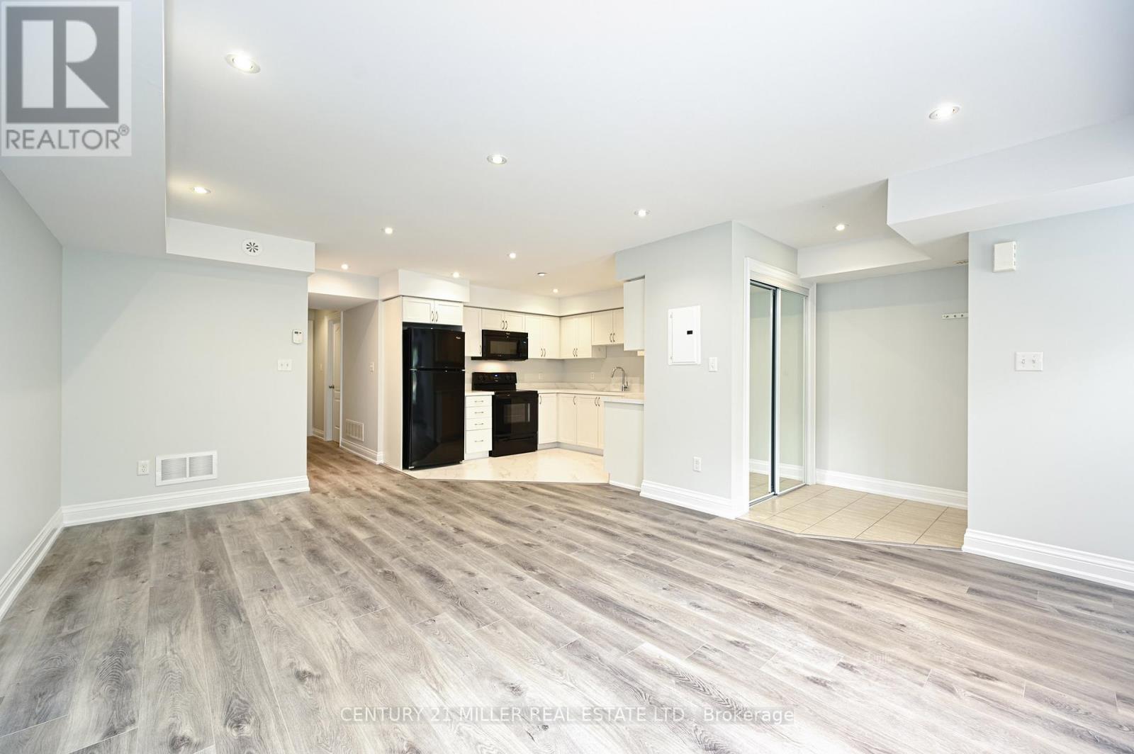 2 - 43 Hays Boulevard, Oakville, Ontario  L6H 0J1 - Photo 4 - W12437863
