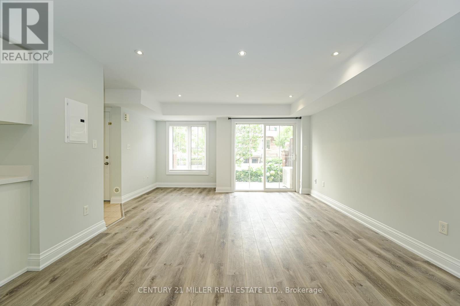 2 - 43 Hays Boulevard, Oakville, Ontario  L6H 0J1 - Photo 5 - W12437863