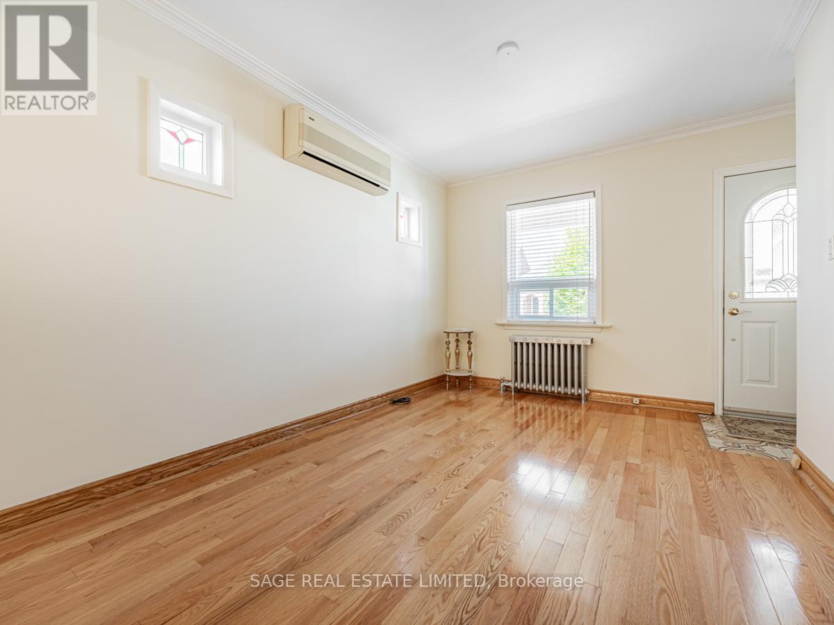 179 Livingstone Avenue, Toronto, Ontario  M6E 2L9 - Photo 5 - W12437870