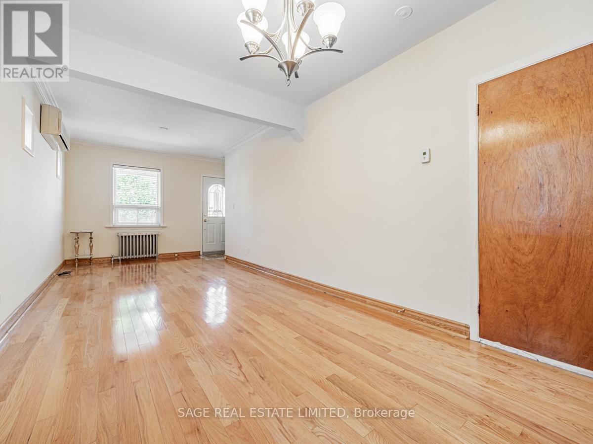 179 Livingstone Avenue, Toronto, Ontario  M6E 2L9 - Photo 9 - W12437870