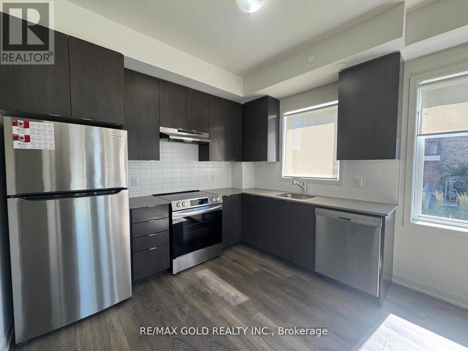 105 - 58 Sky Harbour Drive, Brampton, Ontario  L6Y 0C1 - Photo 2 - W12437905