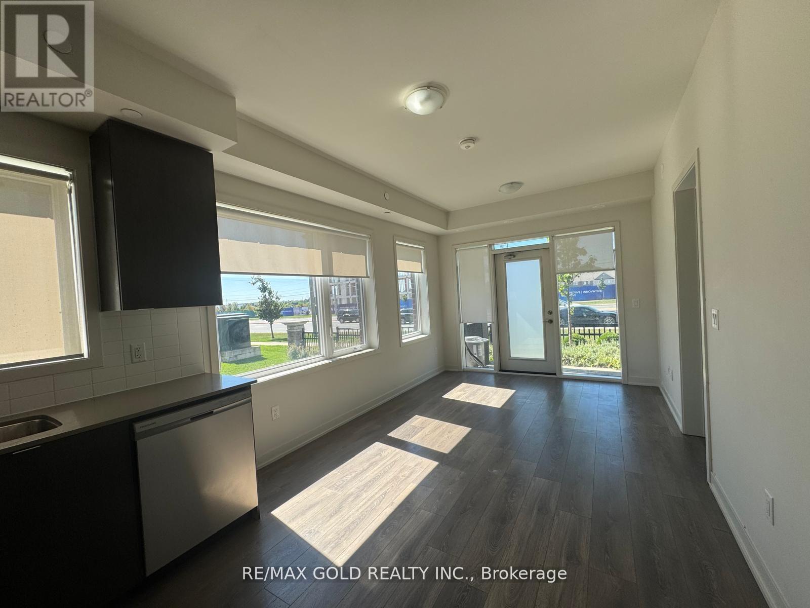 105 - 58 Sky Harbour Drive, Brampton, Ontario  L6Y 0C1 - Photo 3 - W12437905
