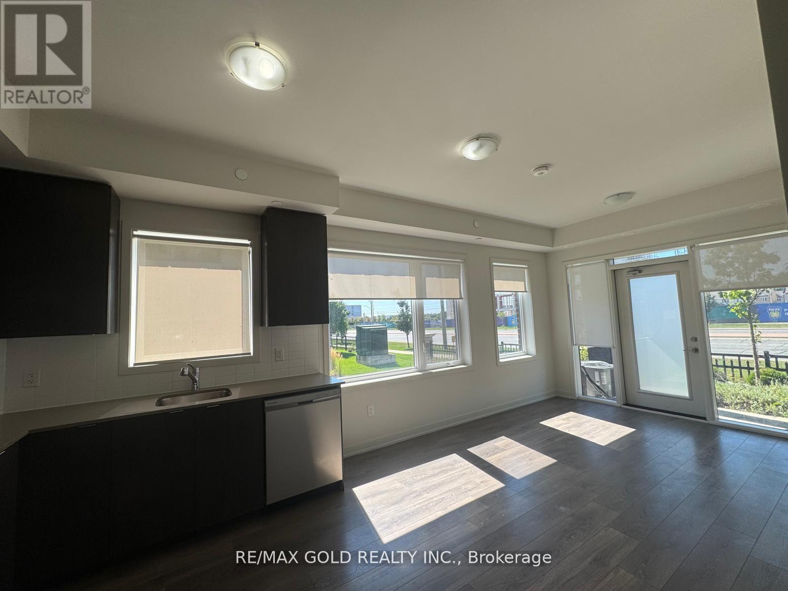 105 - 58 Sky Harbour Drive, Brampton, Ontario  L6Y 0C1 - Photo 5 - W12437905