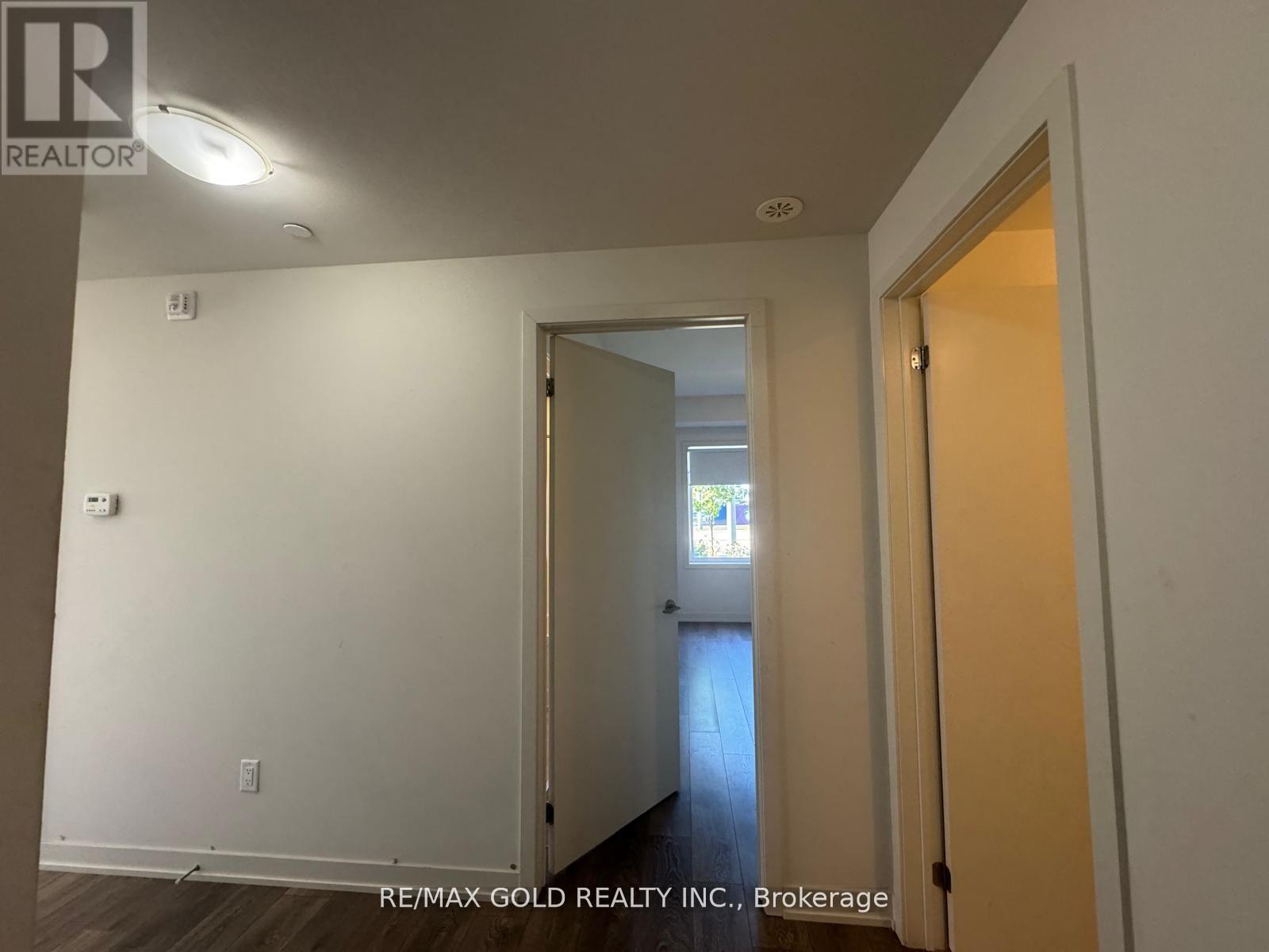 105 - 58 Sky Harbour Drive, Brampton, Ontario  L6Y 0C1 - Photo 7 - W12437905