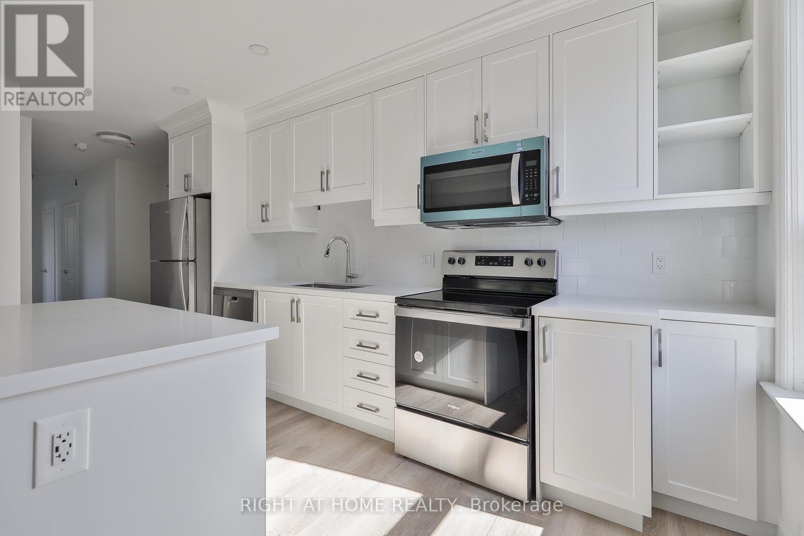 6 - 2841 Keele Street, Toronto, Ontario  M3M 2G7 - Photo 4 - W12437913