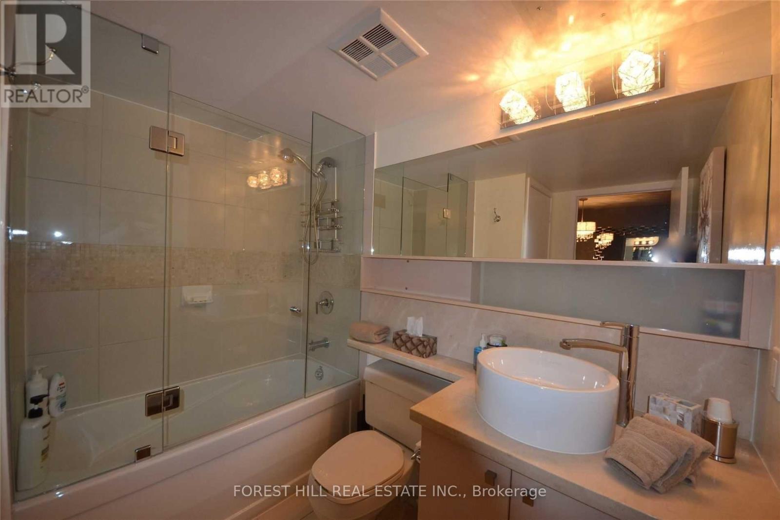 4011 - 11 Brunel Court, Toronto, Ontario  M5V 3Y3 - Photo 15 - C12437937