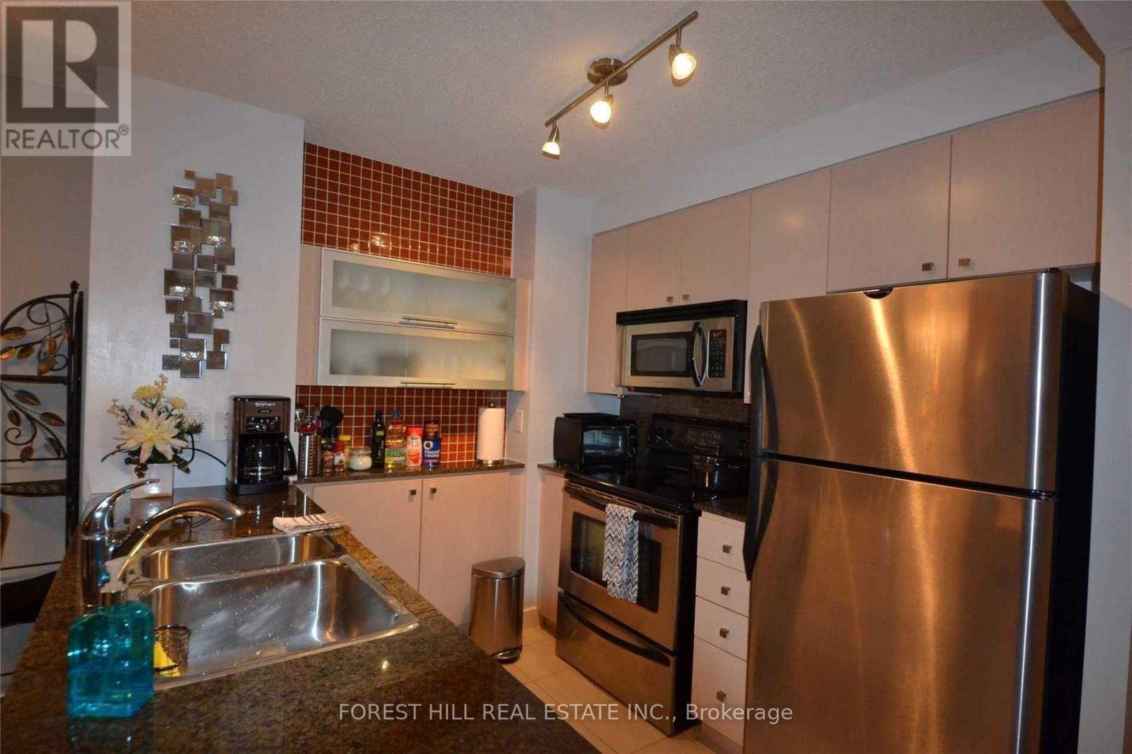 4011 - 11 Brunel Court, Toronto, Ontario  M5V 3Y3 - Photo 6 - C12437937