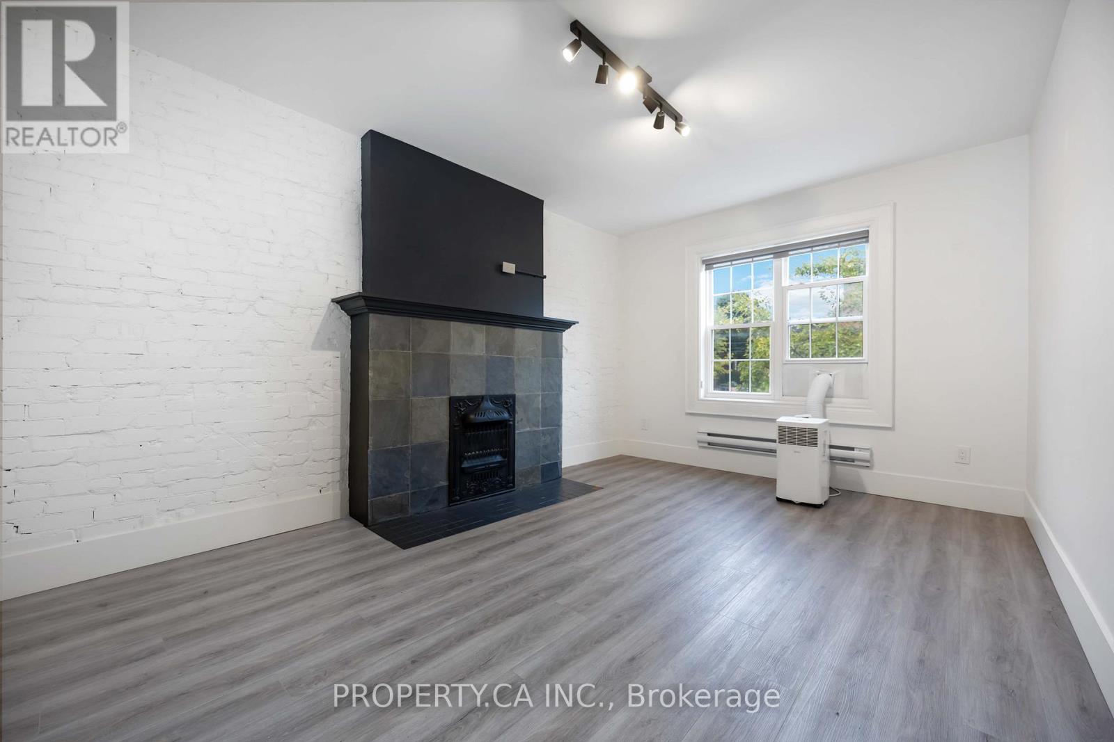 647a St Clair Avenue W, Toronto, Ontario  M6C 1A7 - Photo 11 - C12437938