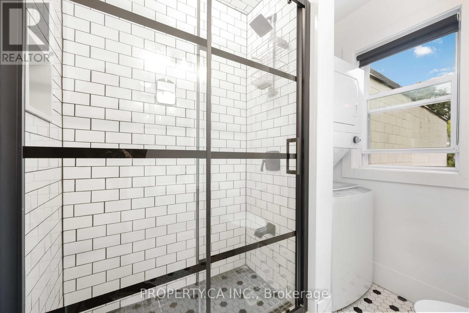647a St Clair Avenue W, Toronto, Ontario  M6C 1A7 - Photo 13 - C12437938