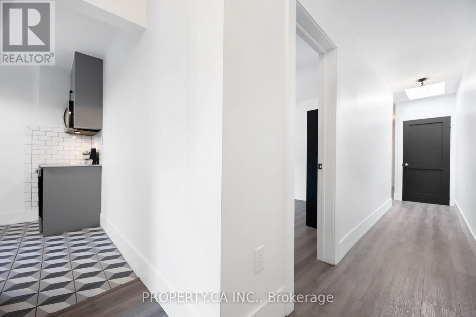 647a St Clair Avenue W, Toronto, Ontario  M6C 1A7 - Photo 5 - C12437938