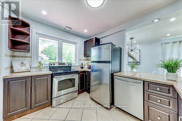 2 Tangmere Rd (Main) Road, Toronto, Ontario  M3B 2N1 - Photo 13 - C12437955