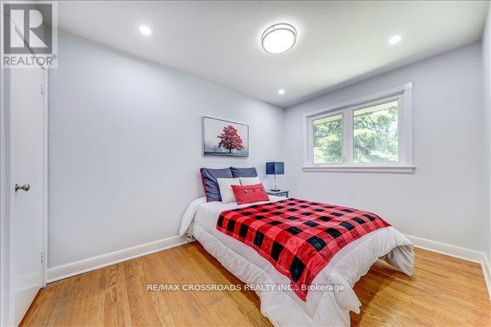 2 Tangmere Rd (Main) Road, Toronto, Ontario  M3B 2N1 - Photo 20 - C12437955