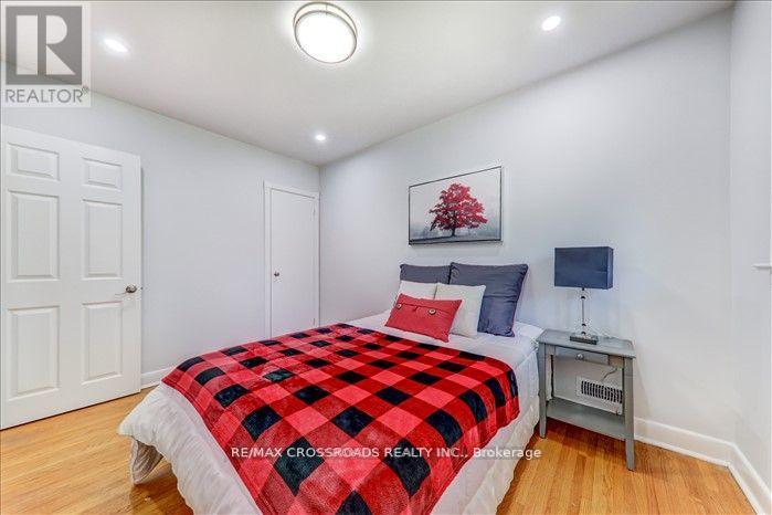 2 Tangmere Rd (Main) Road, Toronto, Ontario  M3B 2N1 - Photo 21 - C12437955