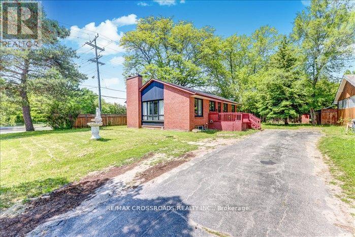 2 Tangmere Rd (Main) Road, Toronto, Ontario  M3B 2N1 - Photo 3 - C12437955