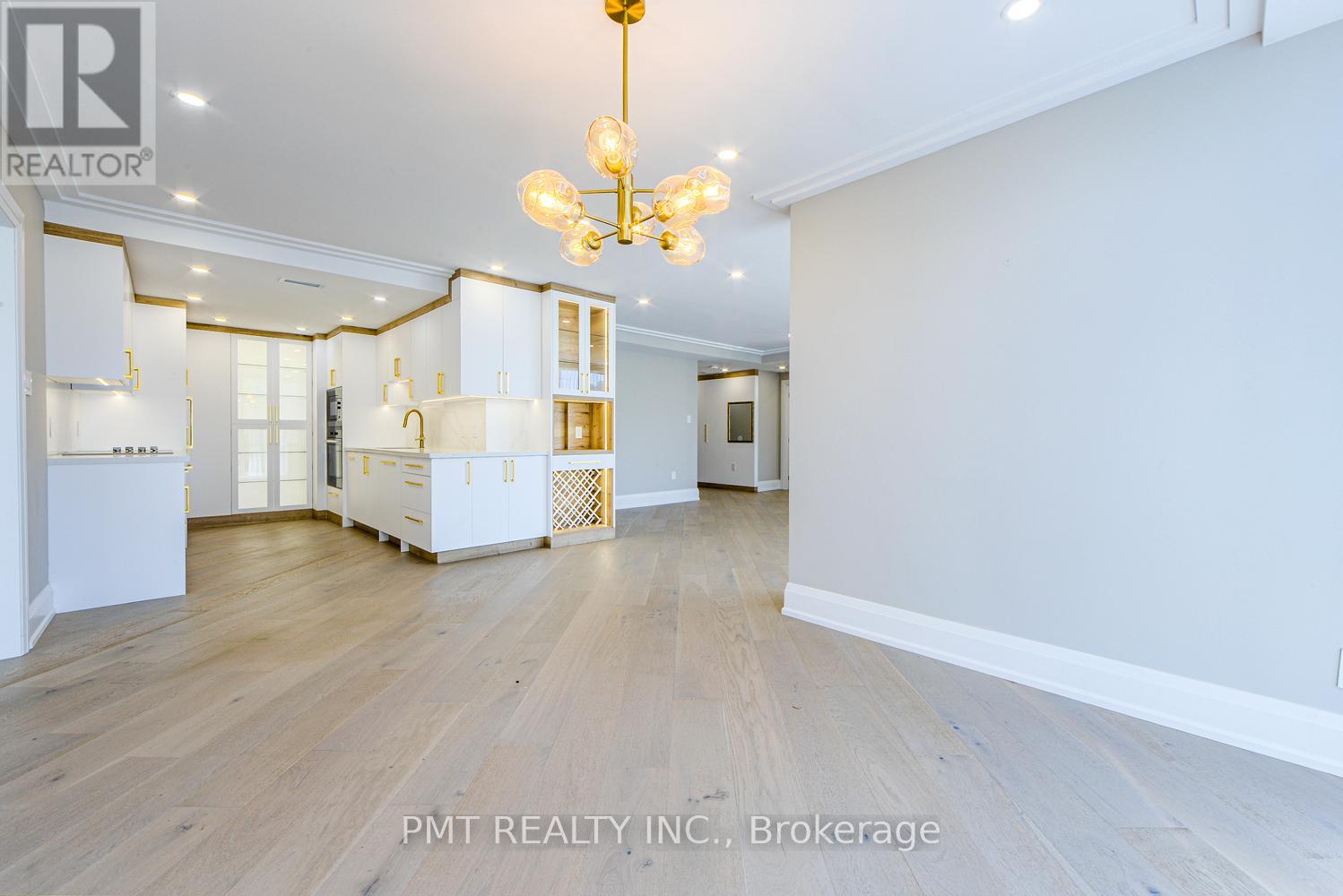 601 - 500 Avenue Road, Toronto, Ontario  M4V 2J6 - Photo 11 - C12437958