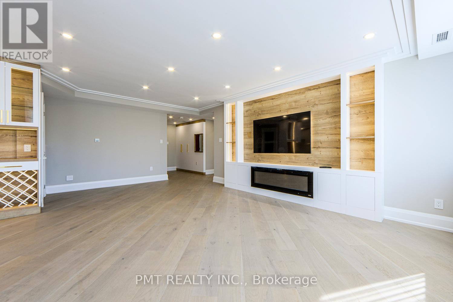 601 - 500 Avenue Road, Toronto, Ontario  M4V 2J6 - Photo 6 - C12437958