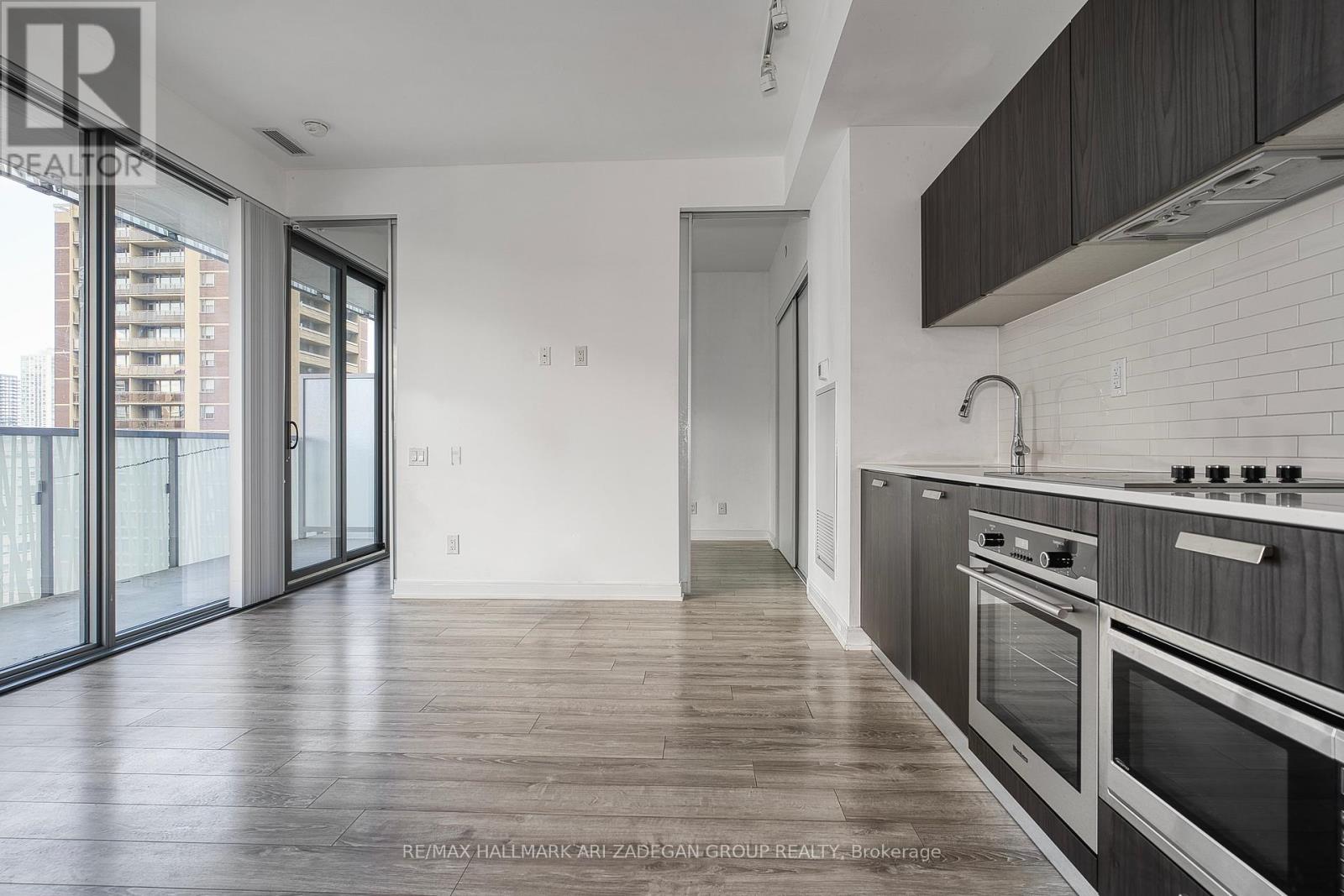 1415 - 50 Charles Street E, Toronto, Ontario  M4Y 0C3 - Photo 10 - C12437966