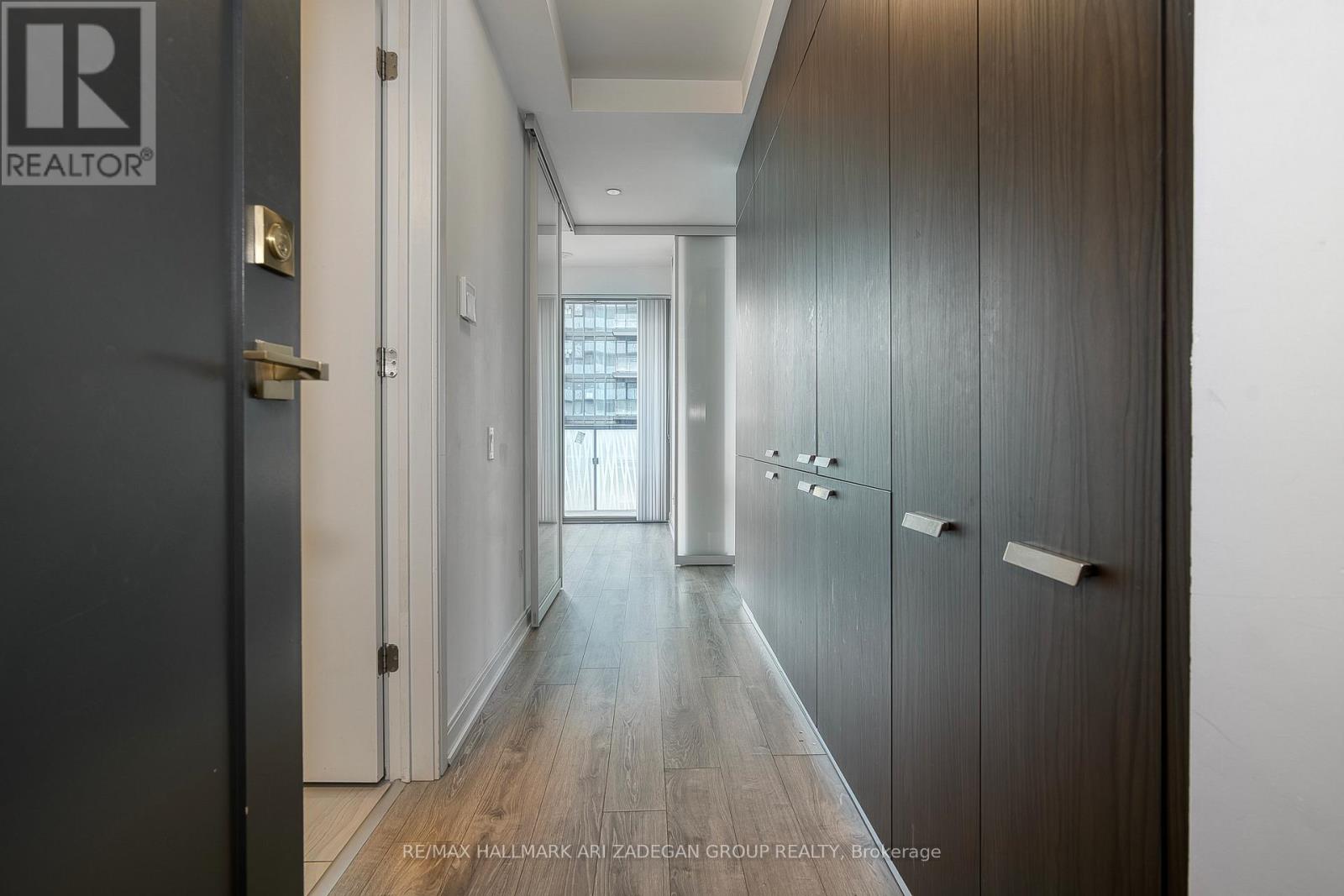 1415 - 50 Charles Street E, Toronto, Ontario  M4Y 0C3 - Photo 2 - C12437966